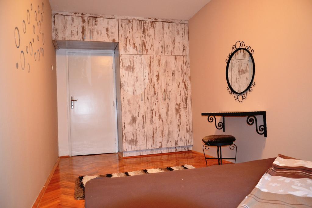 Skopje Cozy Apartment Стая снимка